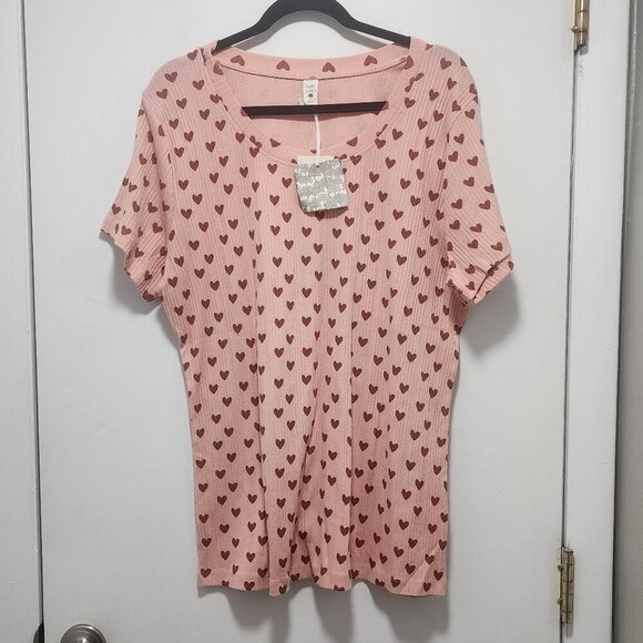 kate quinn Tops - NWT Kate Quinn Mama Size XXL Heart Tee